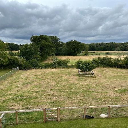 Dereham A Newly Renovated, Cosy Escape In The Beautiful Shepherd'S Cottage מראה חיצוני תמונה
